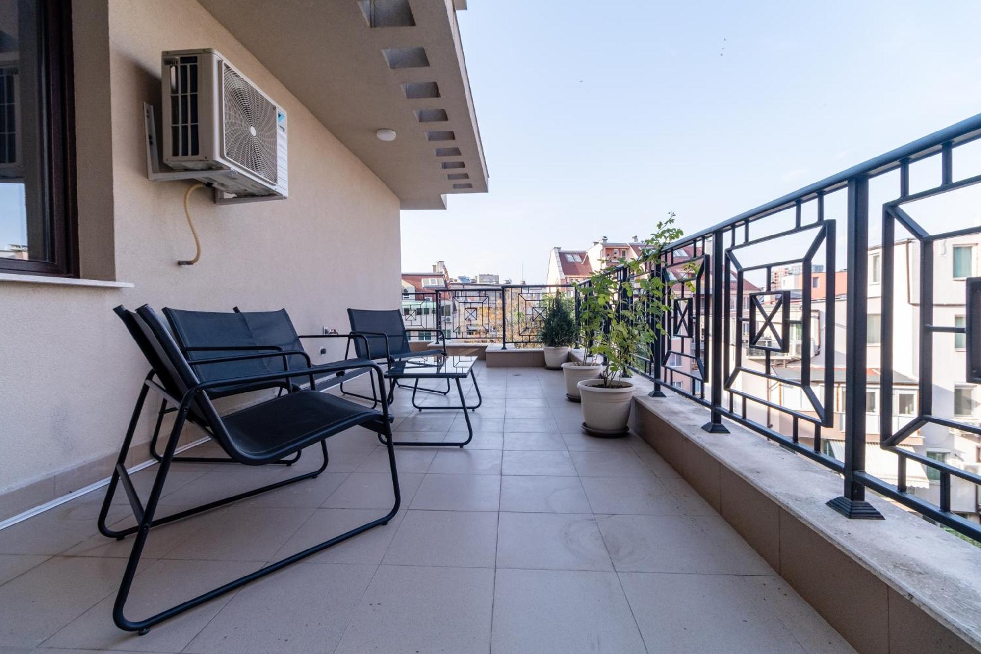 1-Bedroom Apartment With Free Private Parking Plovdiv Exterior photo