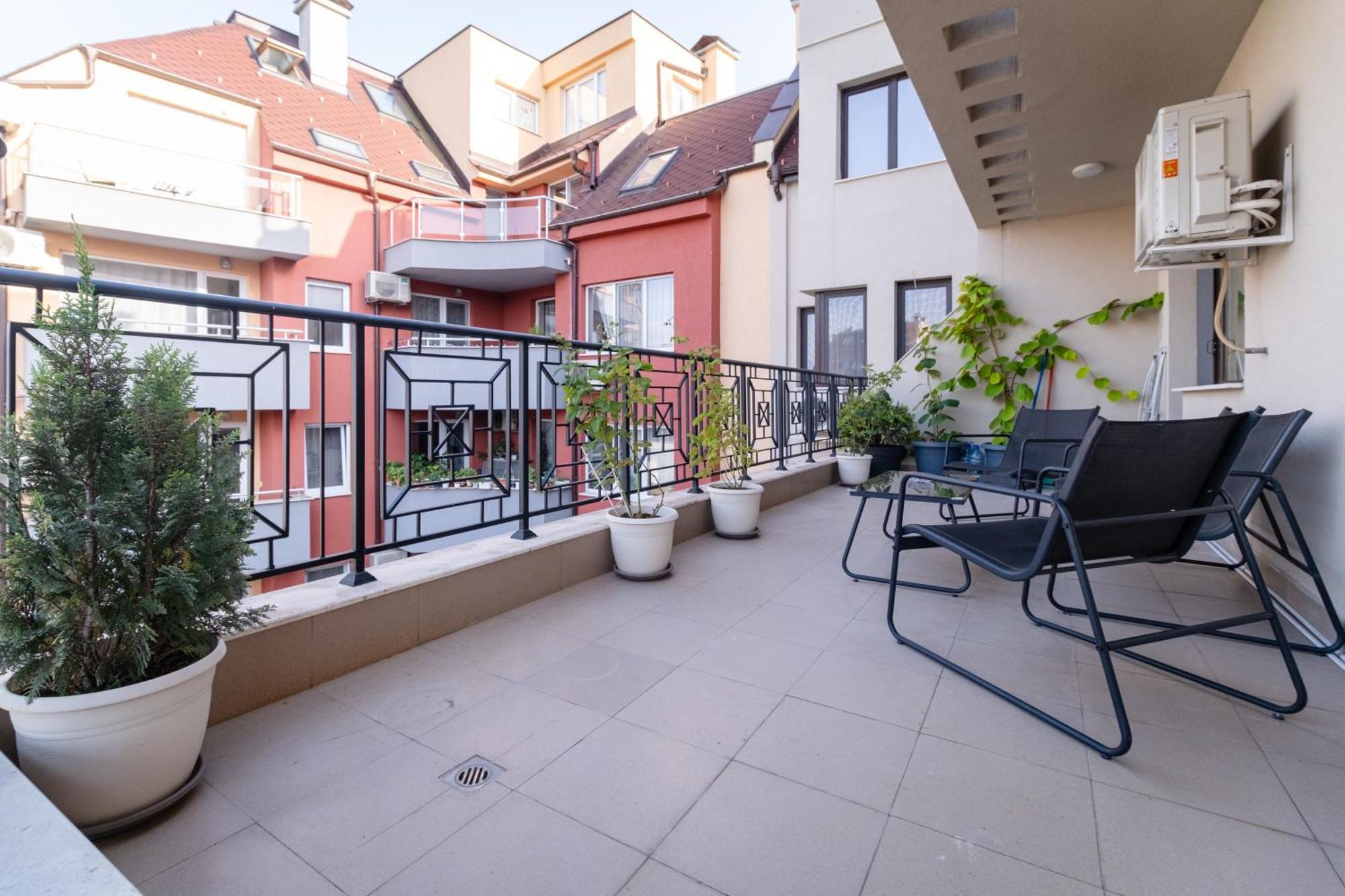 1-Bedroom Apartment With Free Private Parking Plovdiv Exterior photo