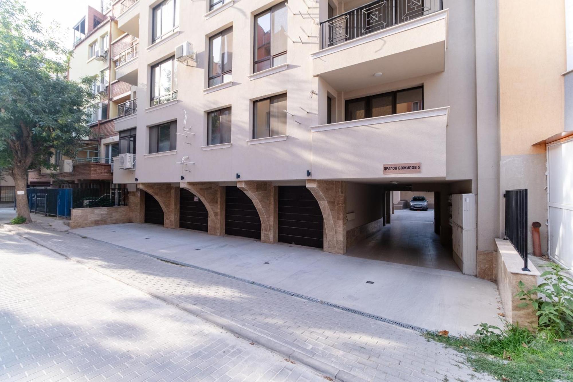 1-Bedroom Apartment With Free Private Parking Plovdiv Exterior photo